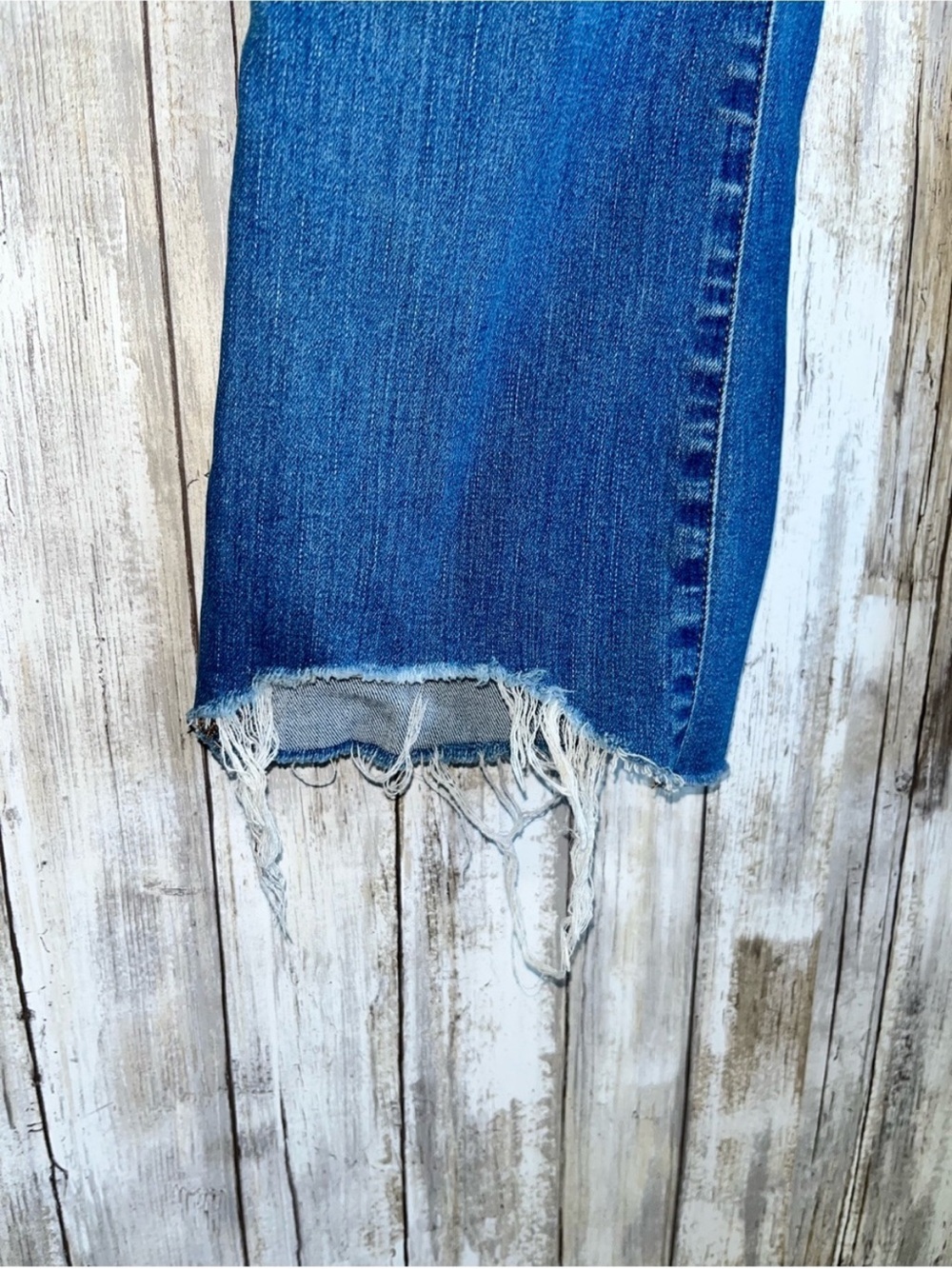 Madewell Cali Demi Boot Jeans 24 Distressed Raw Hem Button Fly Medium Wash - Picture 4 of 9